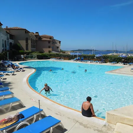Superbe T2 Face Avec Piscine Lejlighed