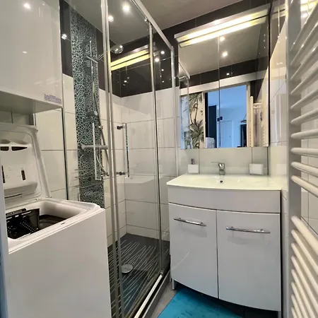 Superbe T2 Face Avec Piscine Apartament