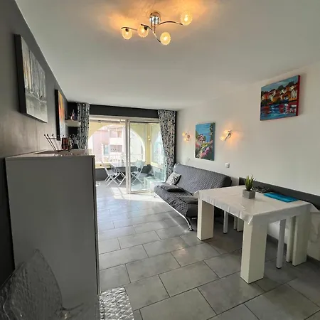 Superbe T2 Face Avec Piscine Apartament *